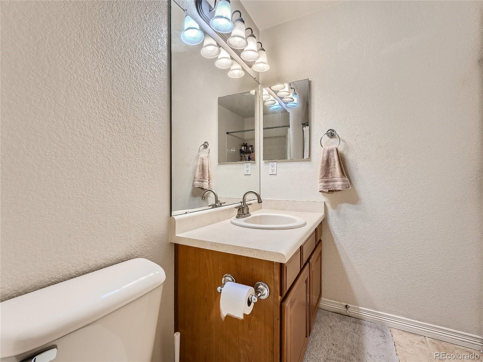 6523 S Irvington Way