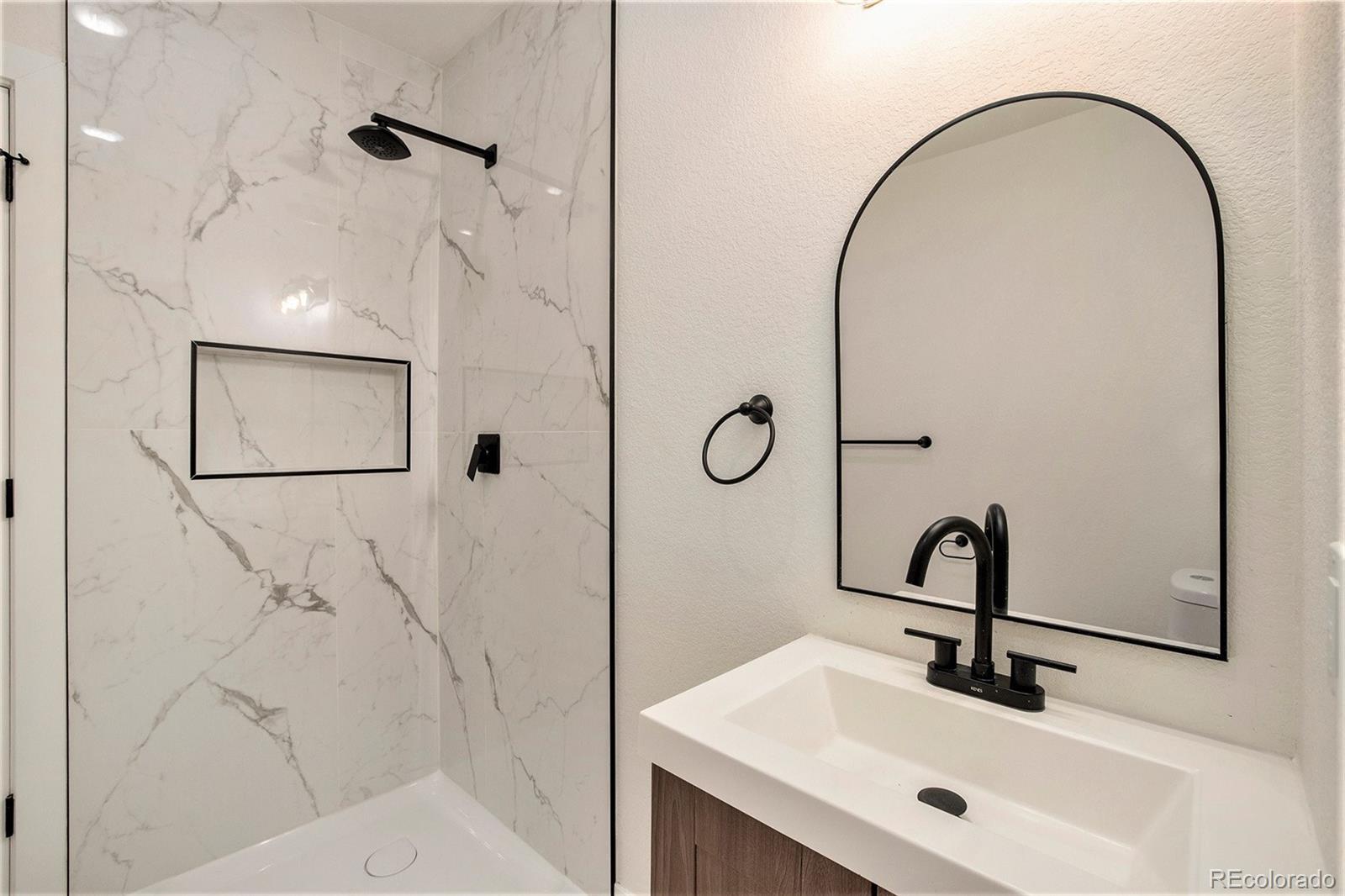 1437 Lowell Boulevard