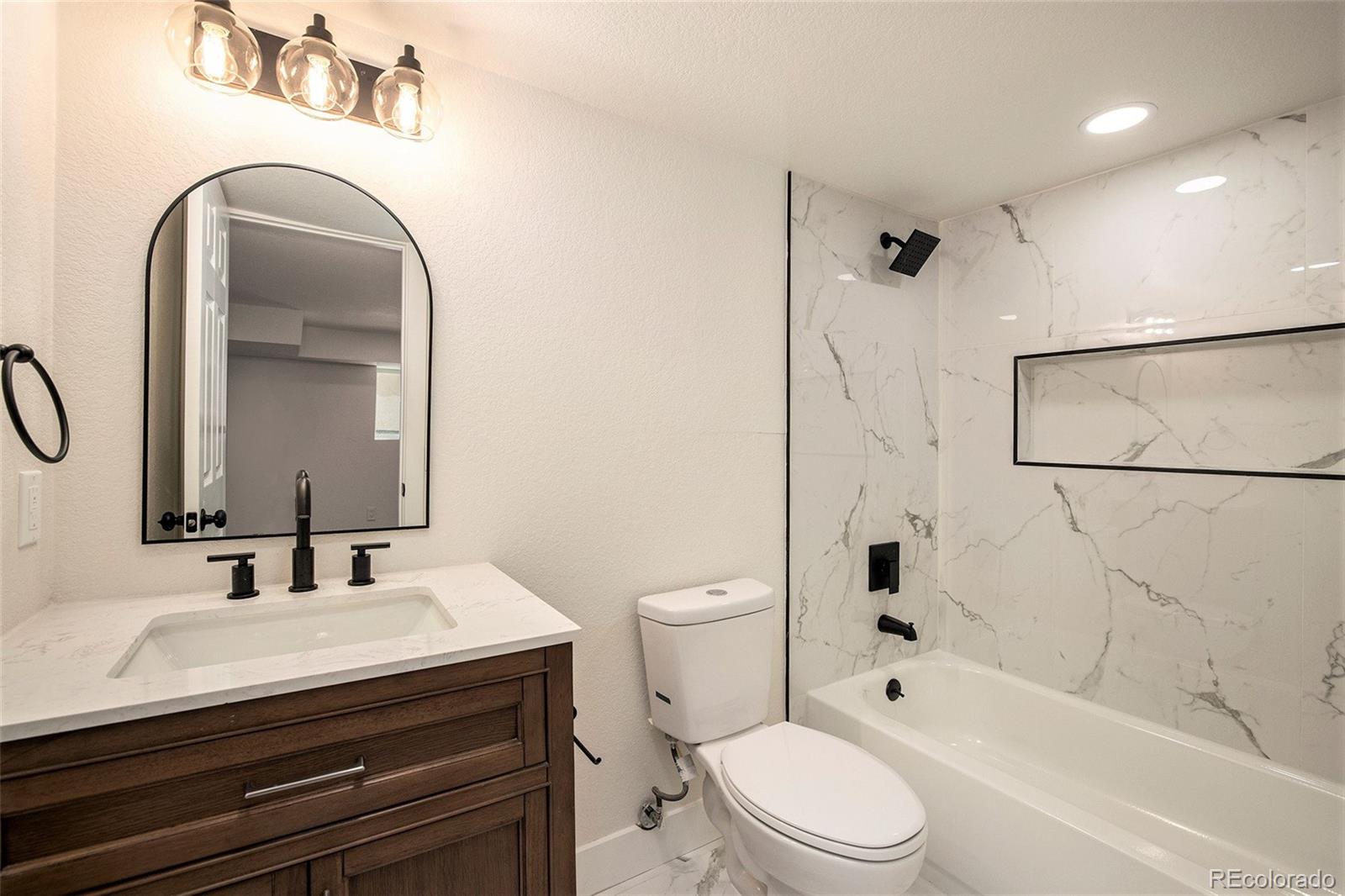 1437 Lowell Boulevard