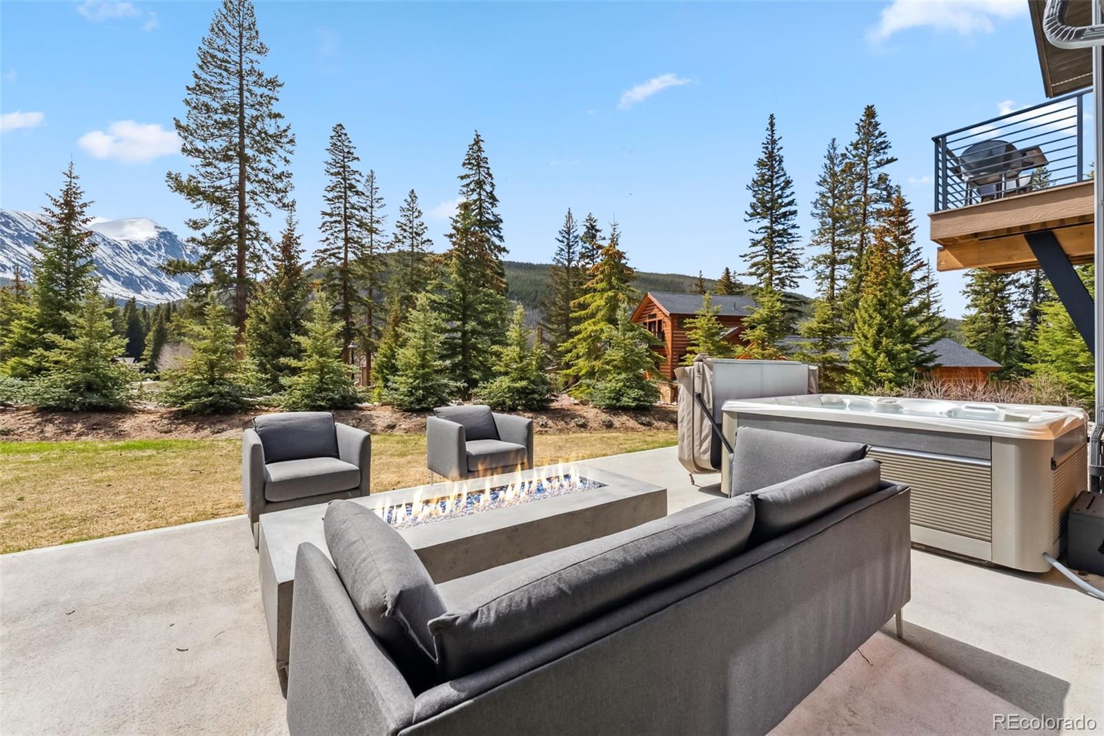 427 Whispering Pines Circle