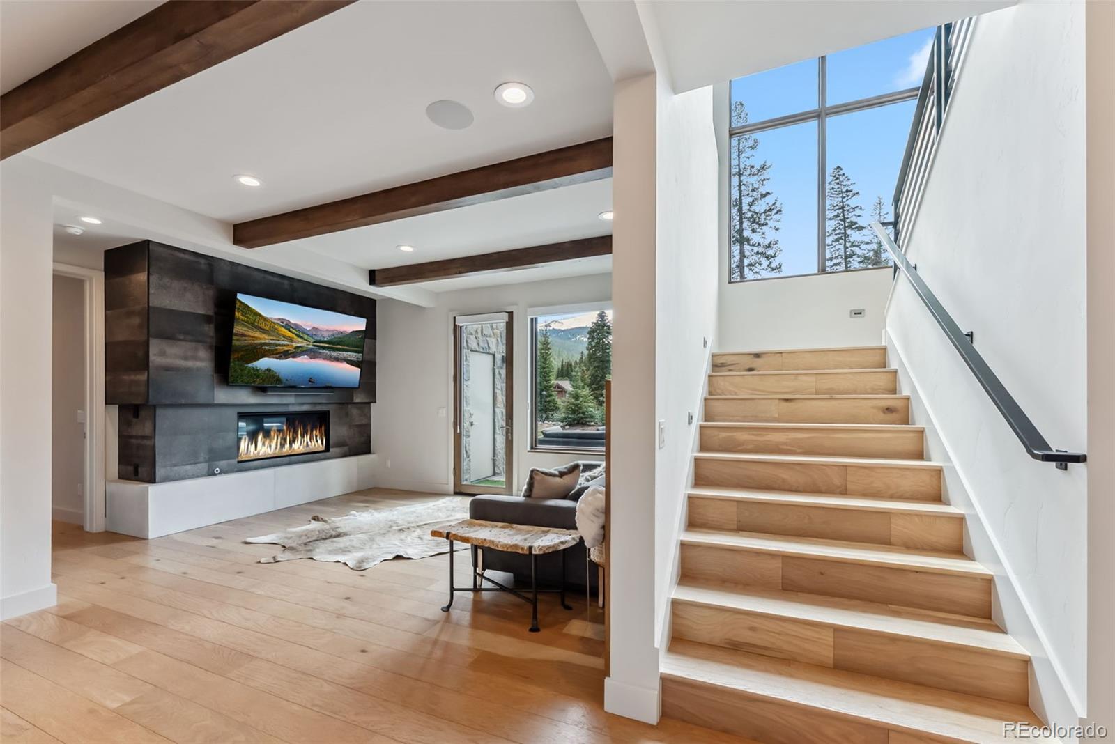 427 Whispering Pines Circle