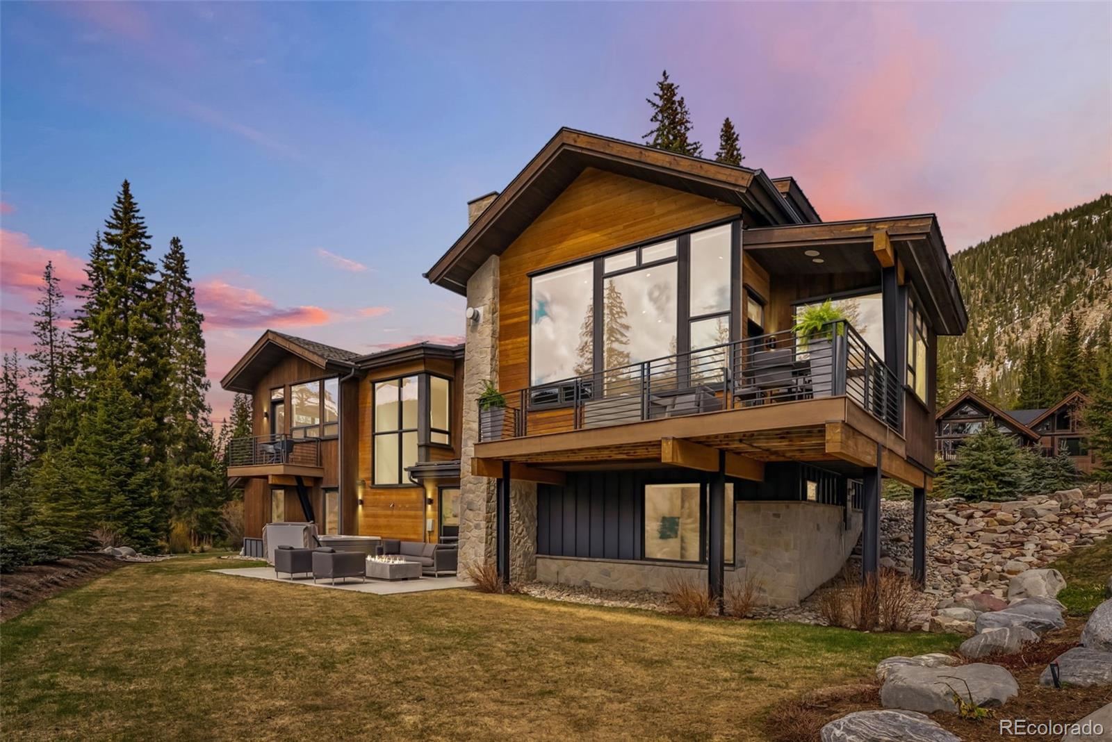 427 Whispering Pines Circle