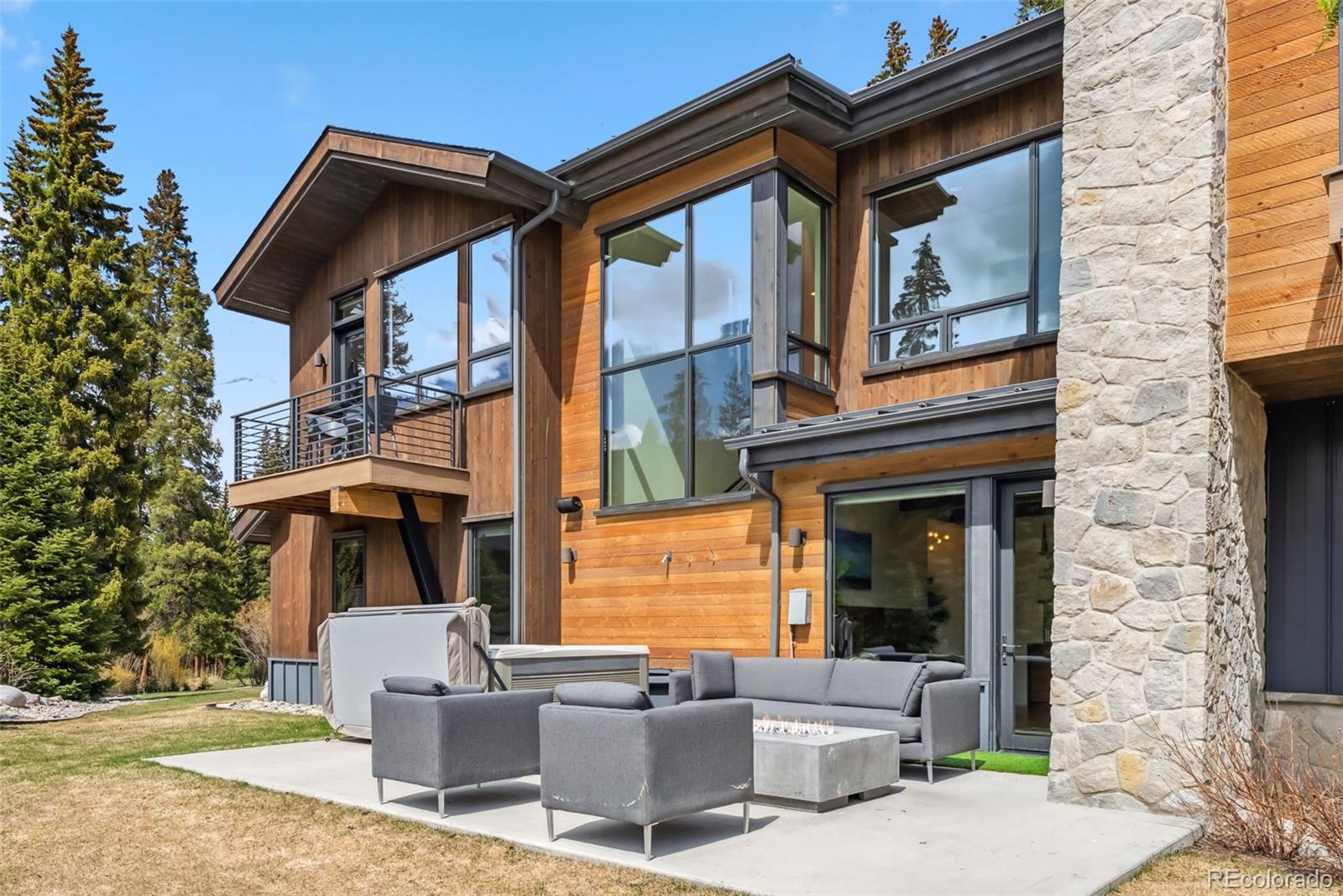 427 Whispering Pines Circle