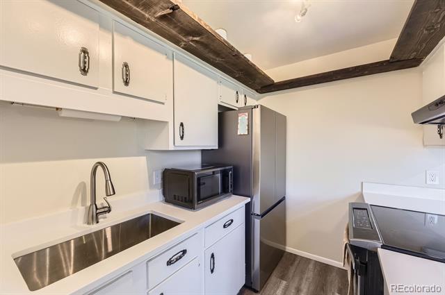 3225 S Garrison Street Unit: 9