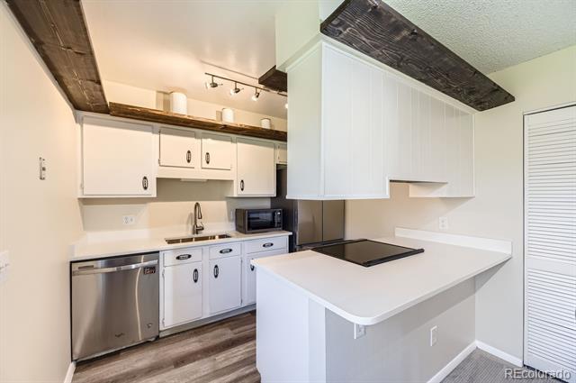 3225 S Garrison Street Unit: 9