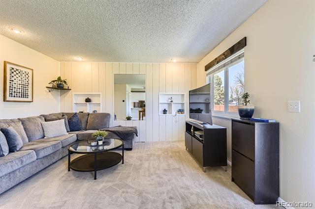 3225 S Garrison Street Unit: 9