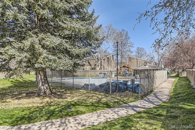 3225 S Garrison Street Unit: 9