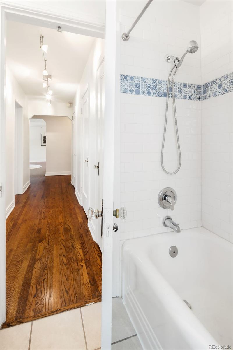 1029 N Pennsylvania Street Unit: 2E
