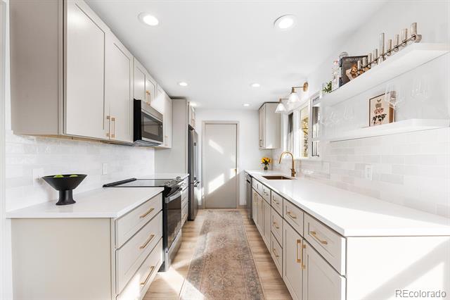 6246 W Coal Mine Place