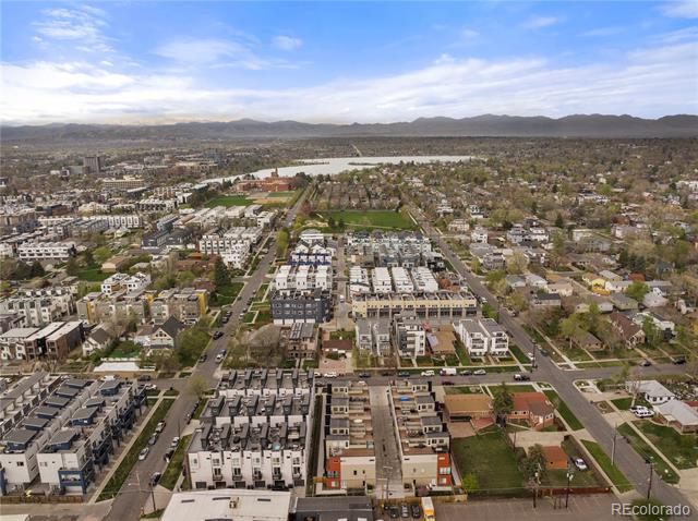 1920 Grove Street Unit: 2
