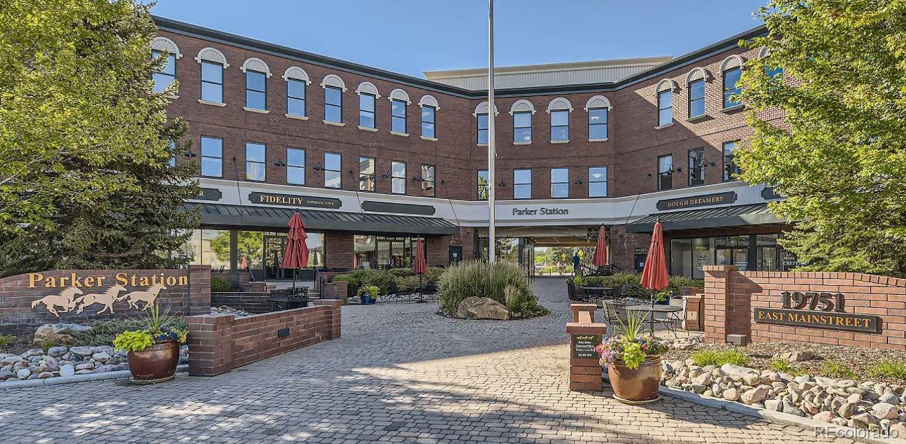 11000 Snowdon Street