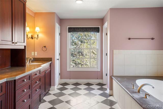 2 Fieldstone Trail