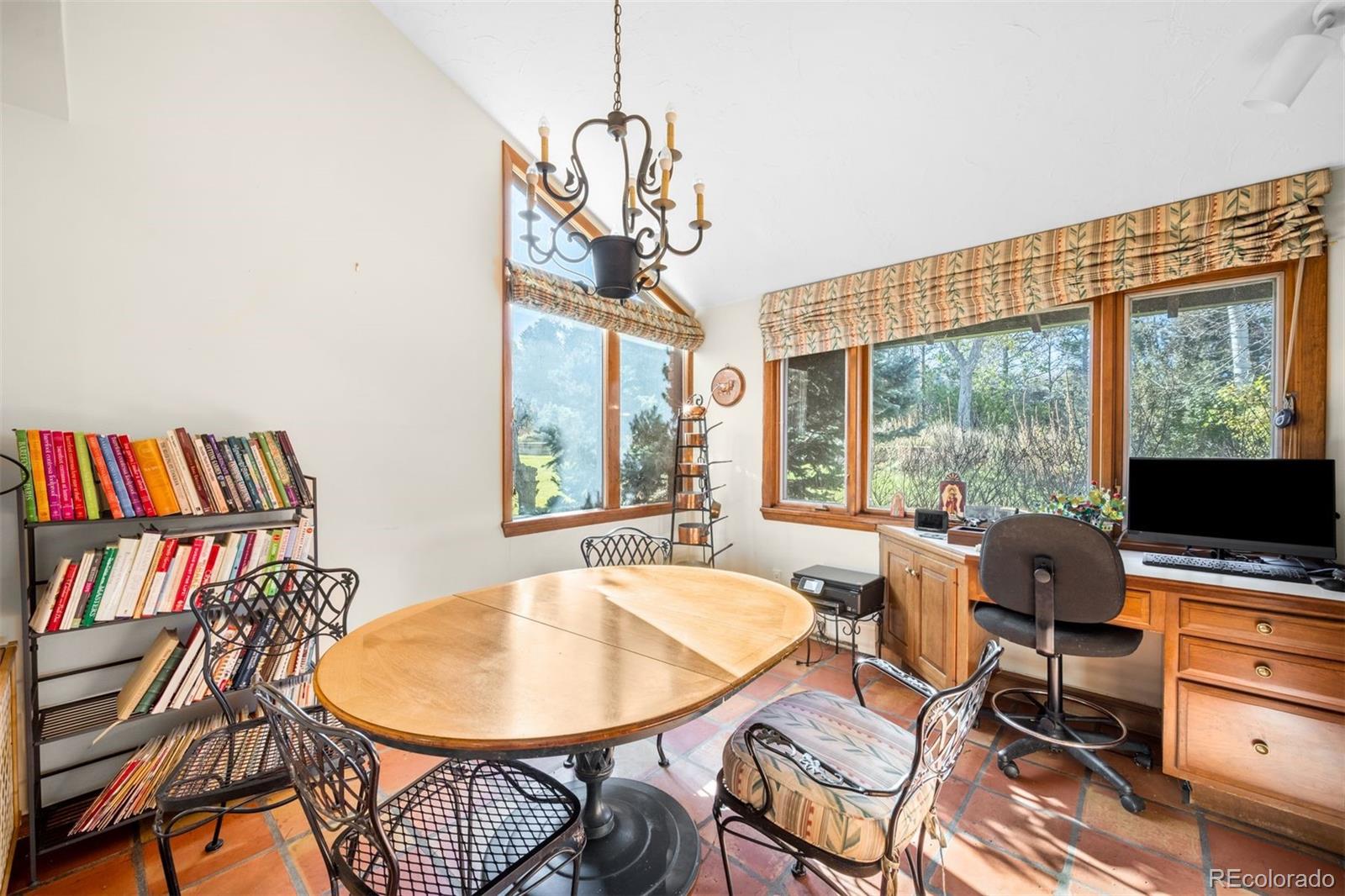 2600 E Willamette Lane