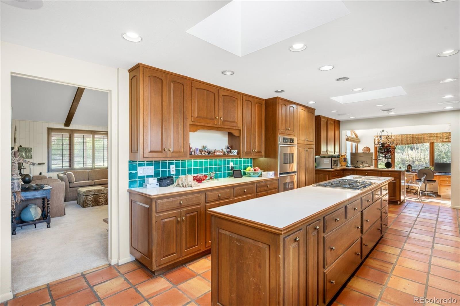 2600 E Willamette Lane