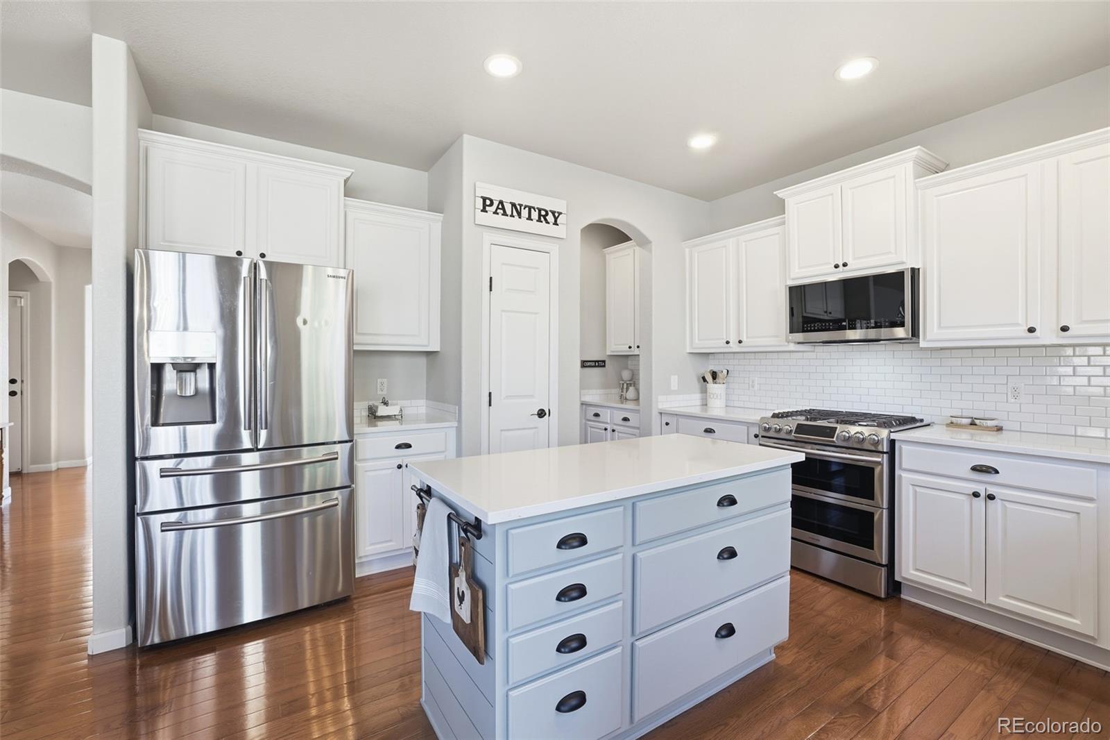 2883 Promontory Loop