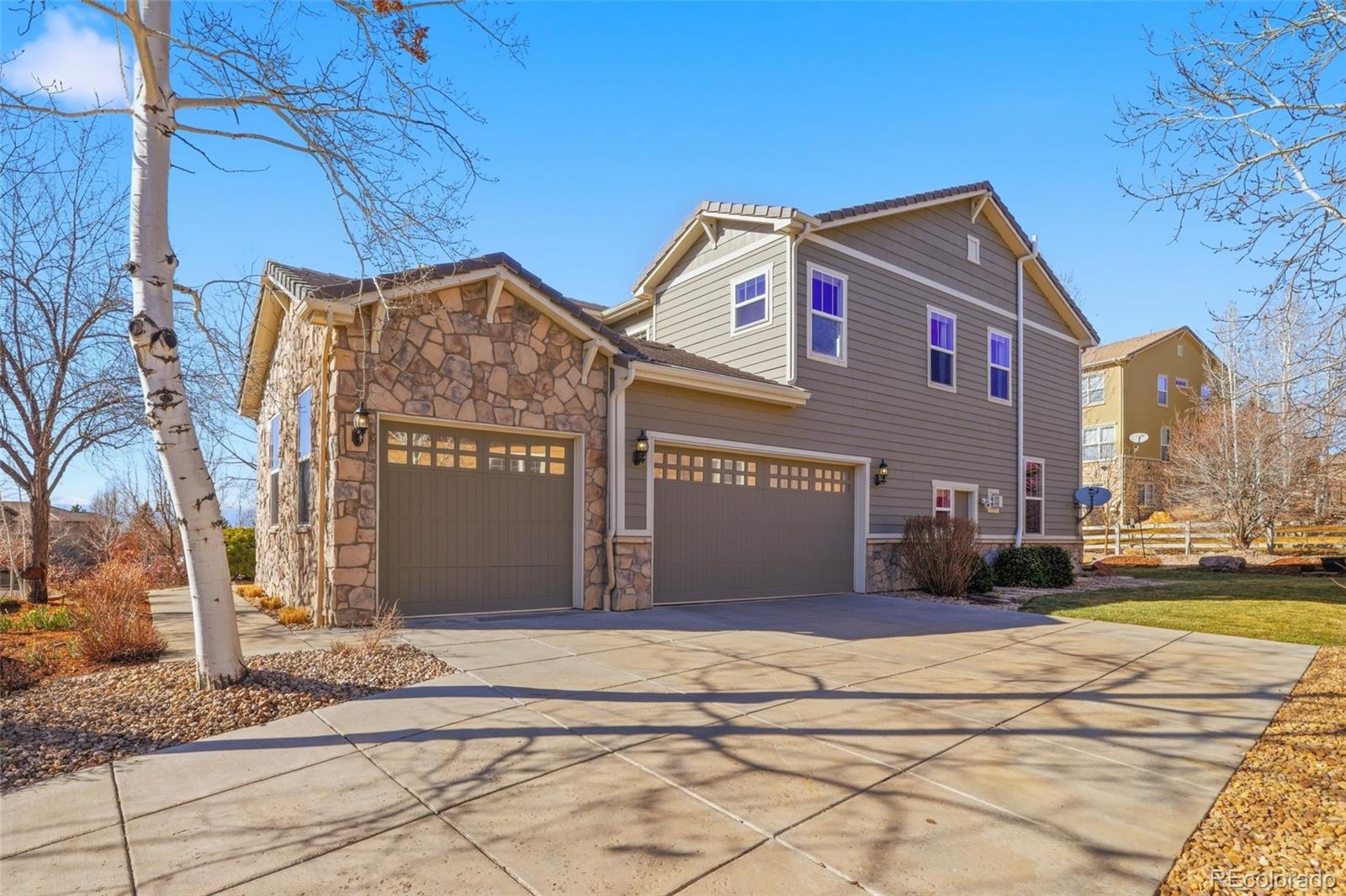2883 Promontory Loop
