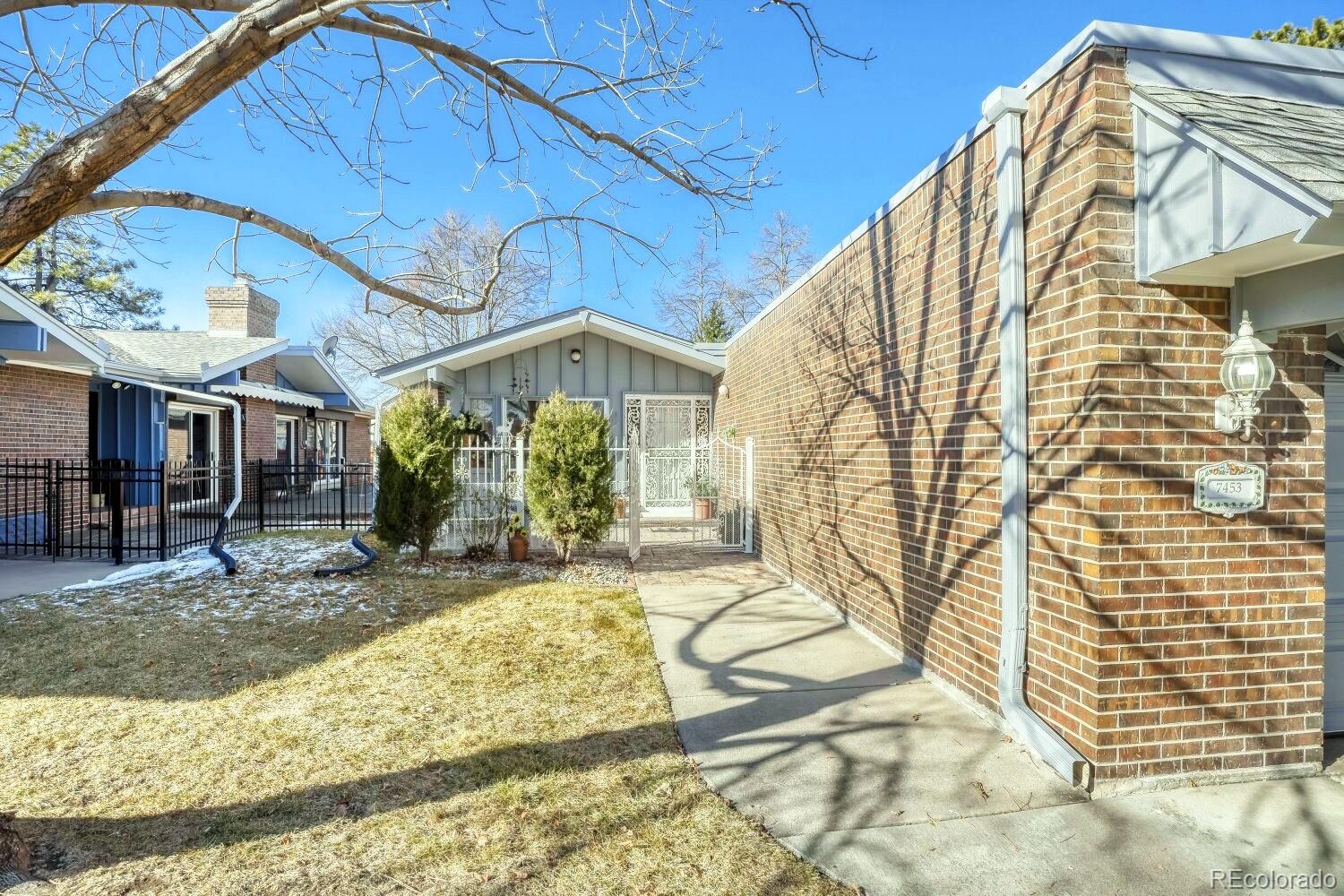 7453 W Cedar Circle