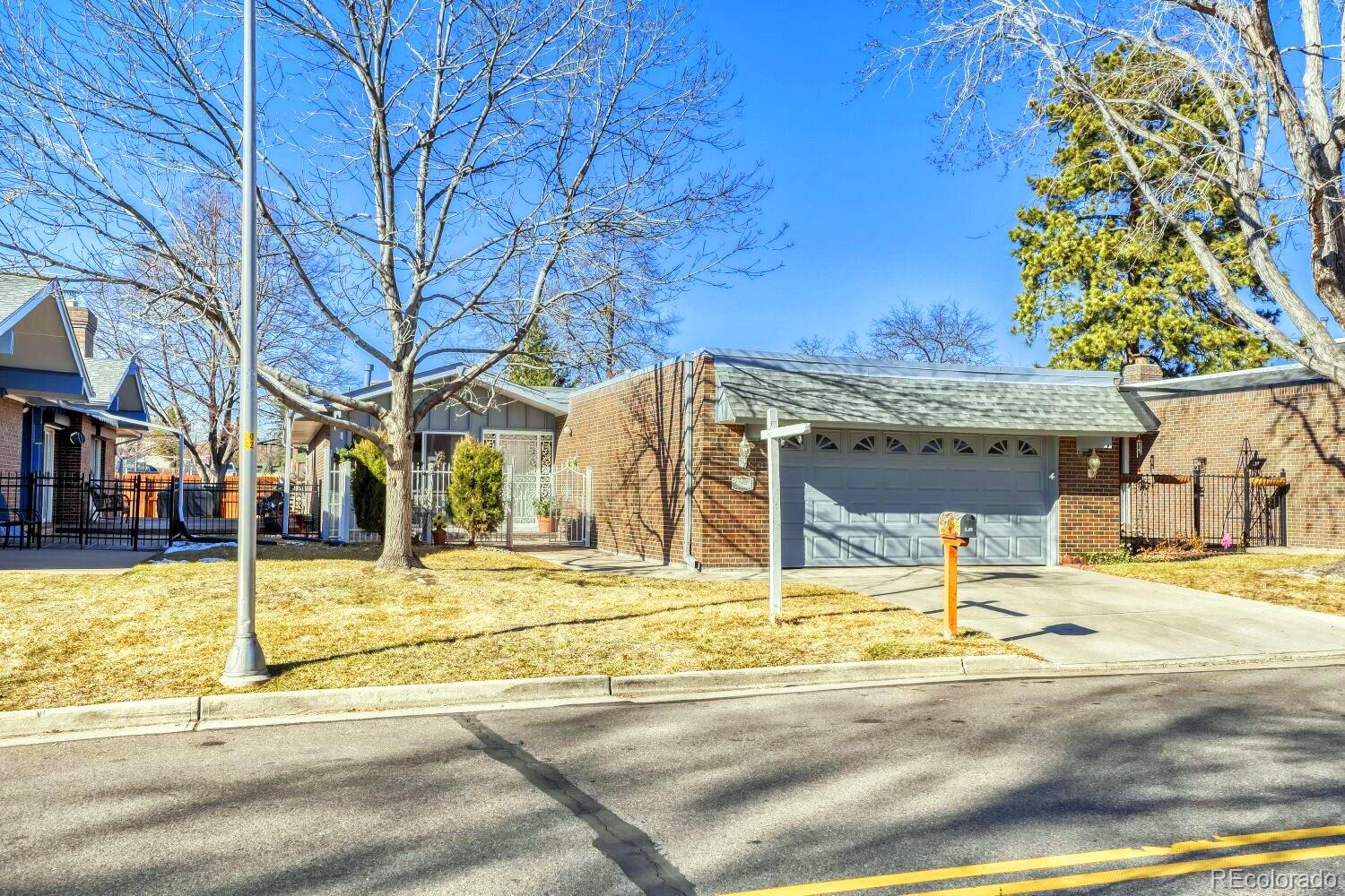 7453 W Cedar Circle