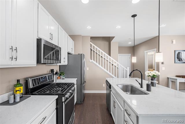 2372 W 164th Pl