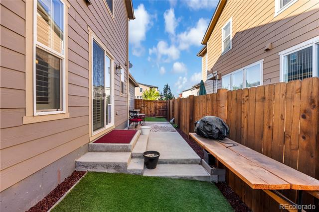 2372 W 164th Pl