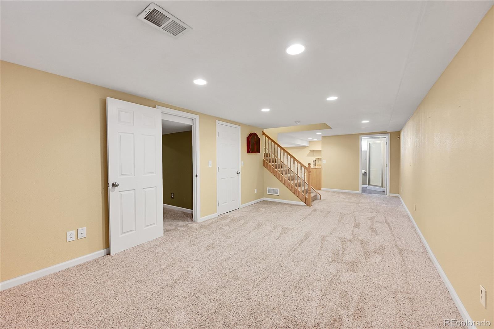 6834 S Willow Street