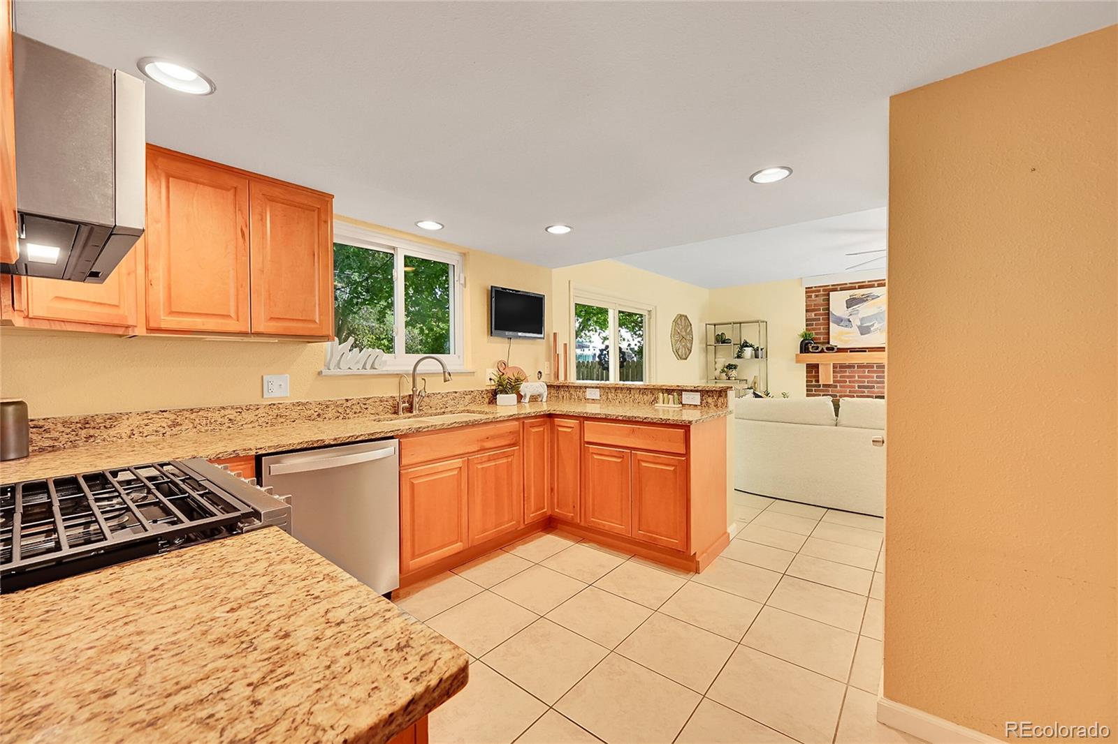 6834 S Willow Street