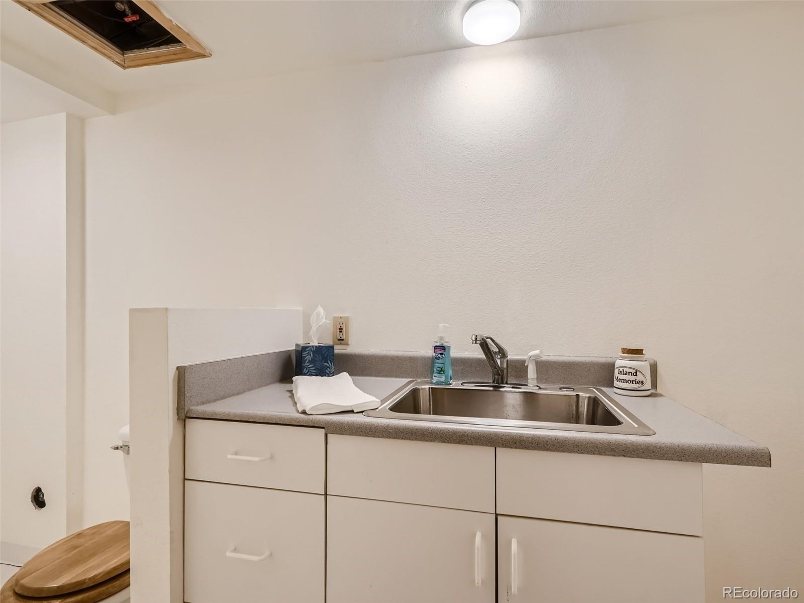 2610 S JOHNSON Court