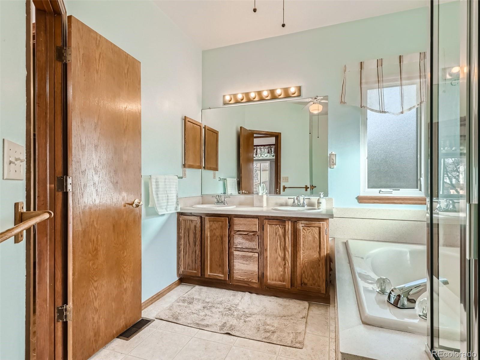 2610 S JOHNSON Court