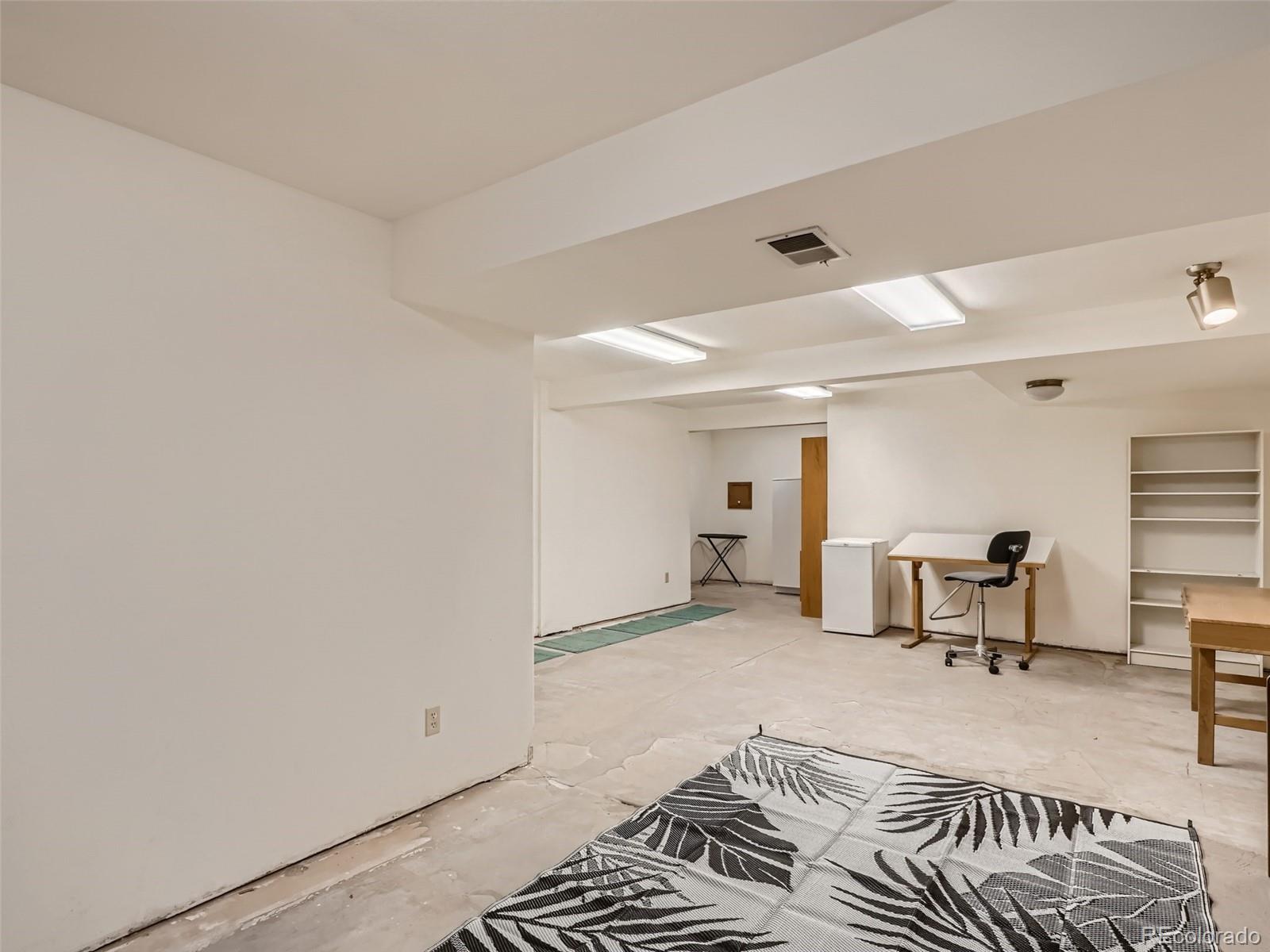 2610 S JOHNSON Court