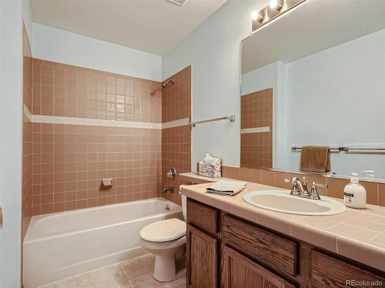 2610 S JOHNSON Court