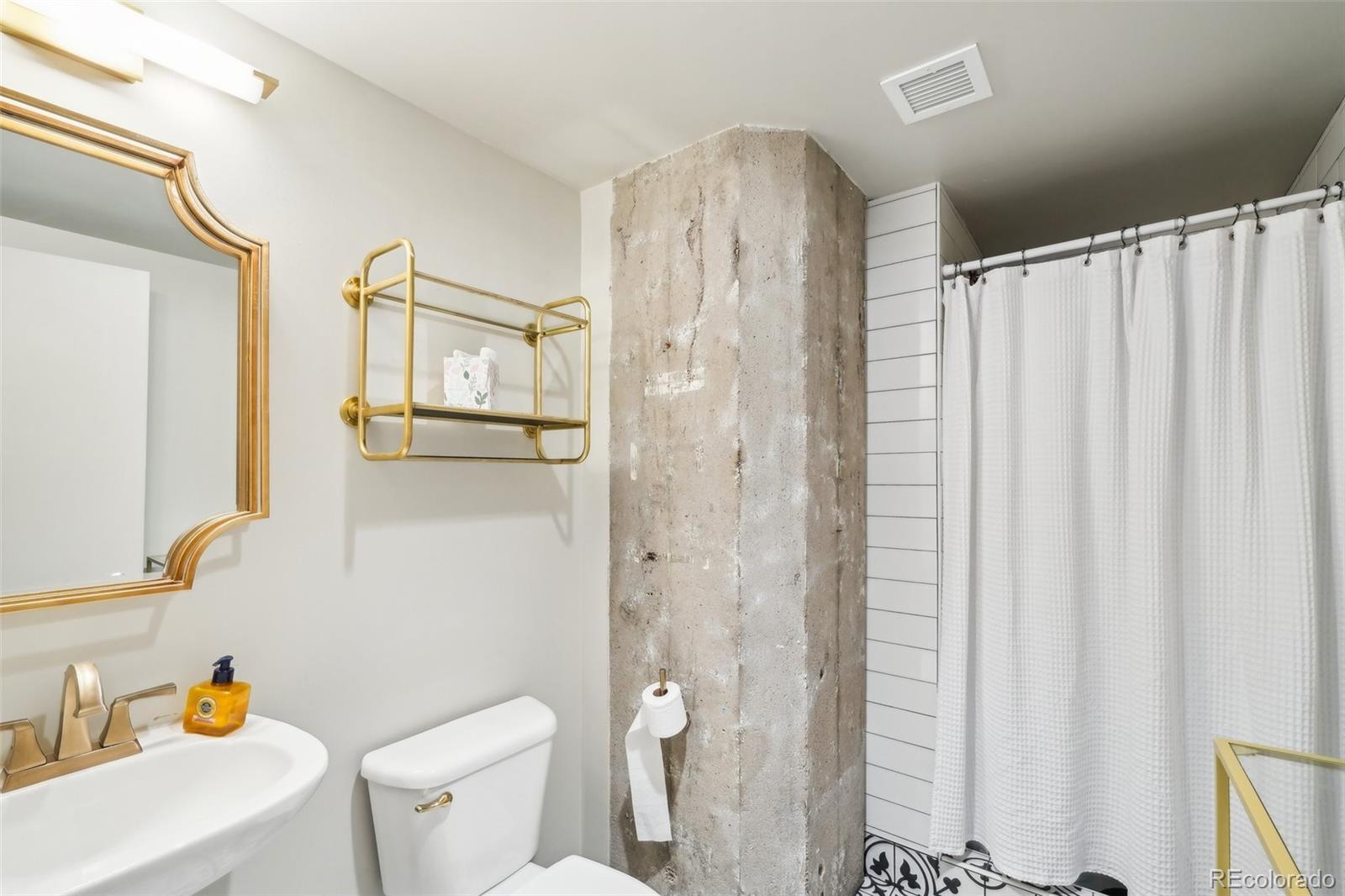1801 Wynkoop Street Unit: 208