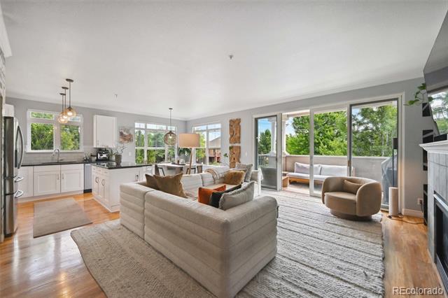 111 S Monroe Street Unit: B203