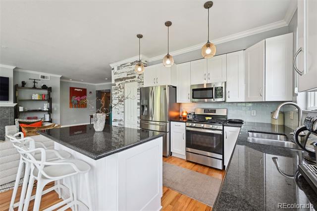 111 S Monroe Street Unit: B203