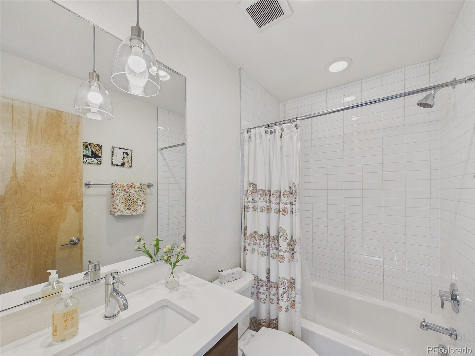 2326 Decatur Street Unit: 3