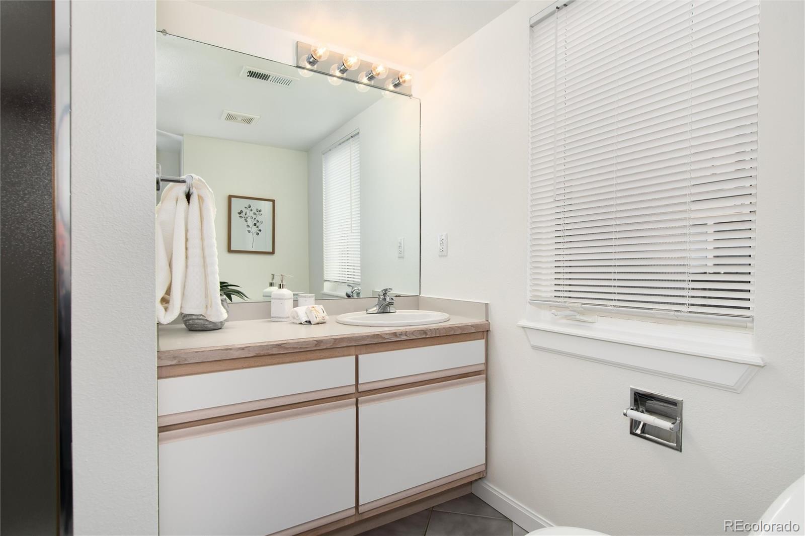 790 N Clarkson Street Unit: 205