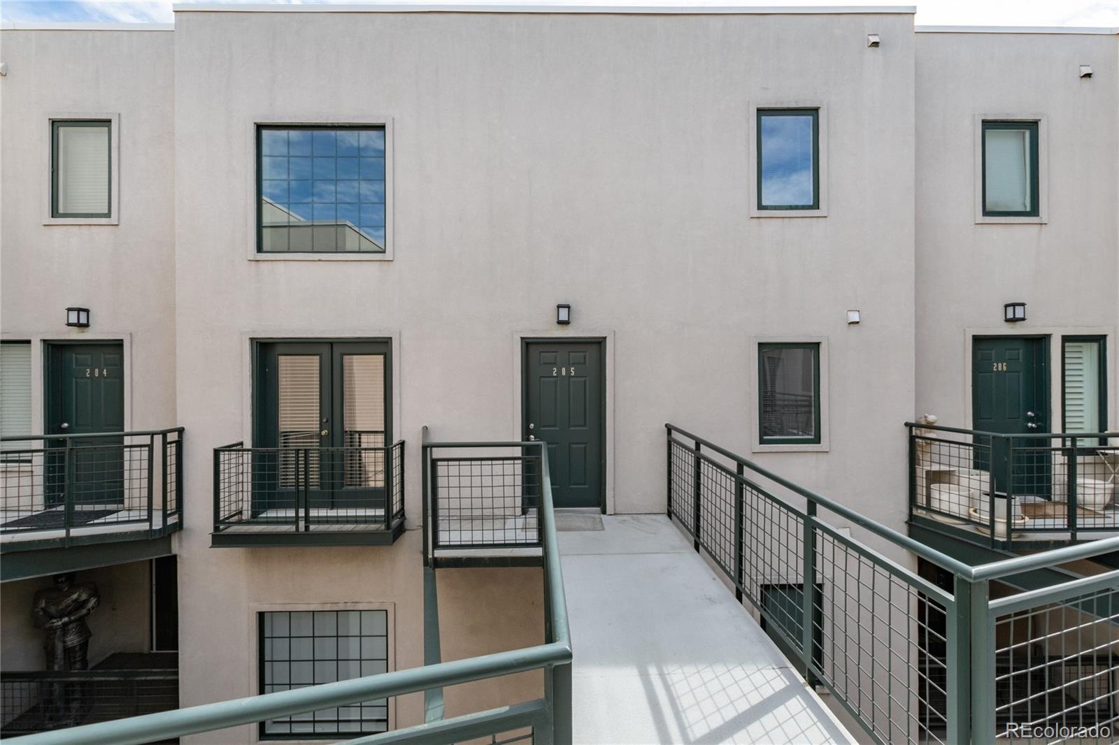 790 N Clarkson Street Unit: 205