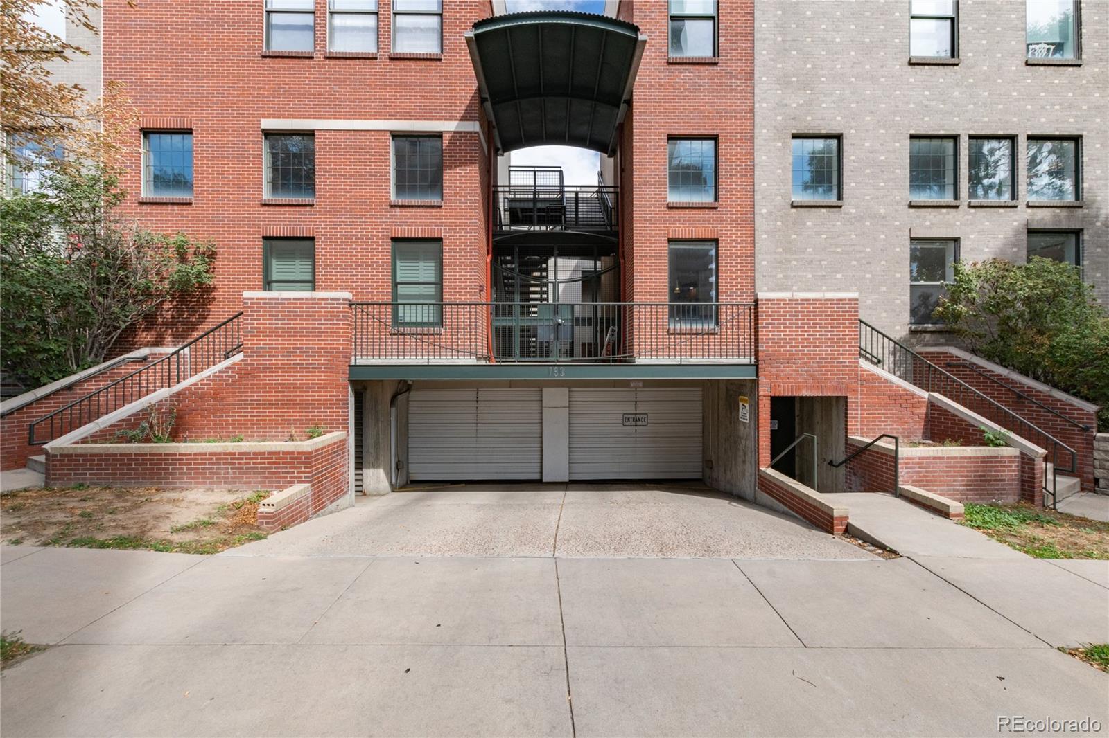 790 N Clarkson Street Unit: 205
