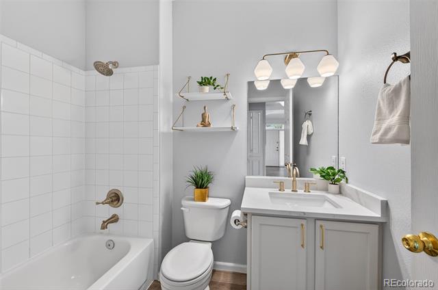8500 E Jefferson Avenue Unit: 9H