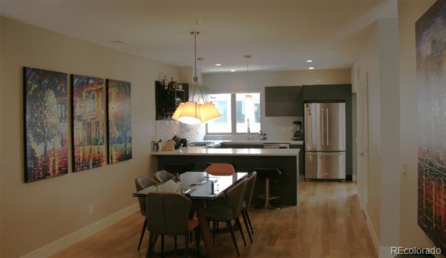 1920 Grove Street Unit: 5