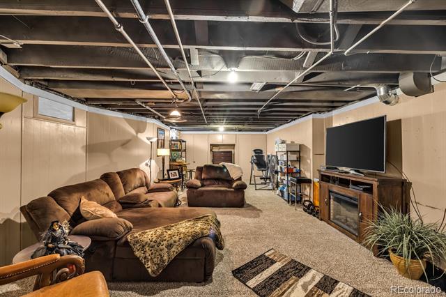 326 W Pitkin Avenue
