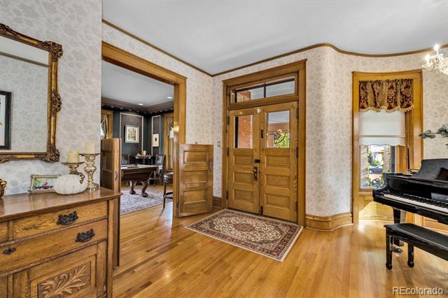 326 W Pitkin Avenue