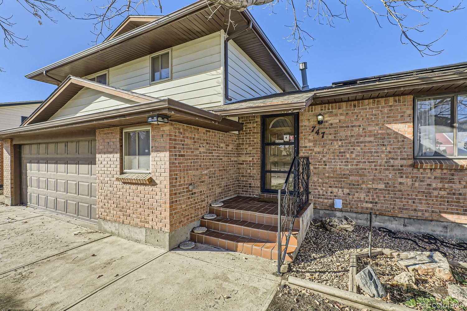 747 S 10th Avenue