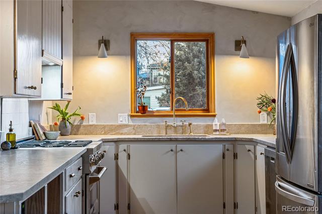 8120 W 54th Place
