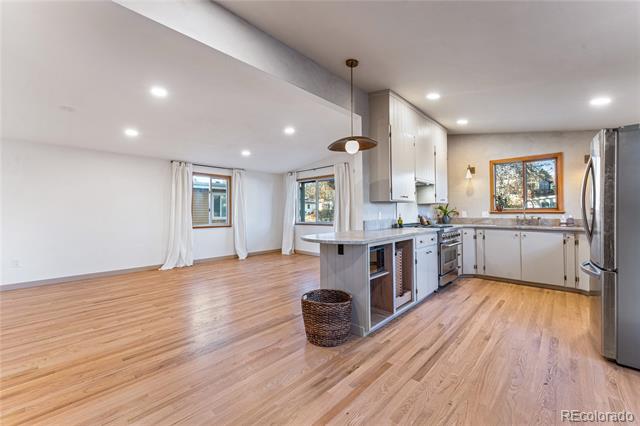 8120 W 54th Place