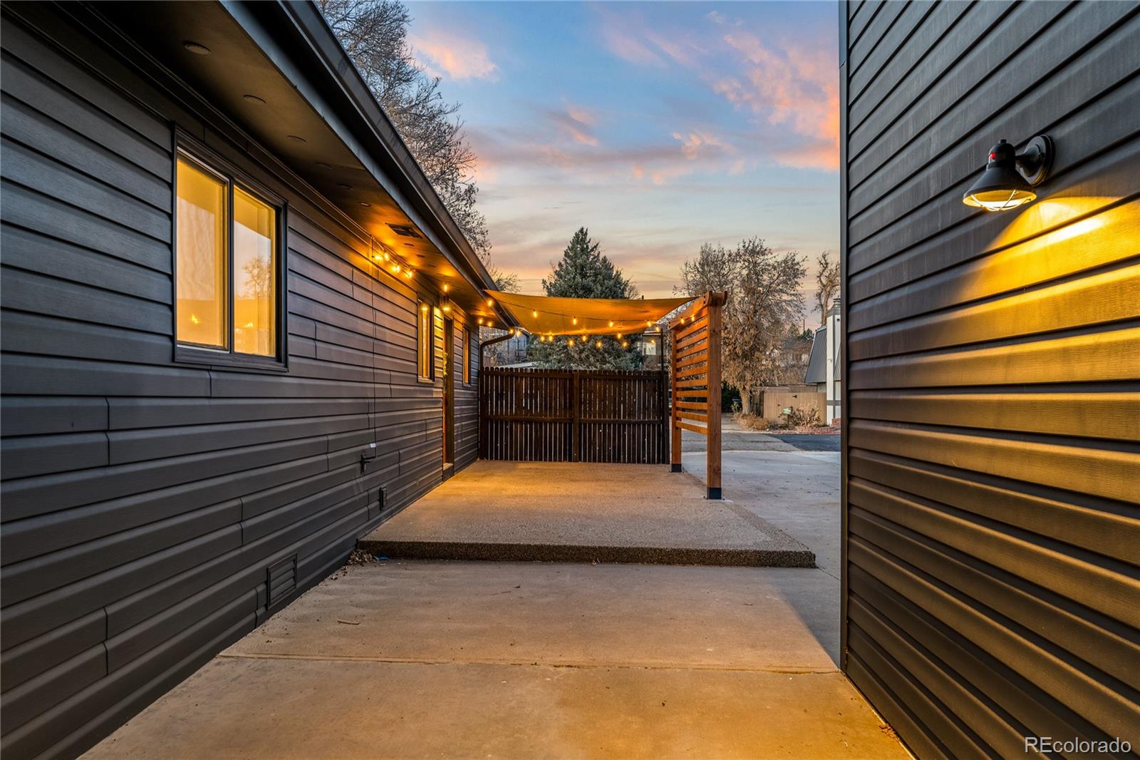 8120 W 54th Place