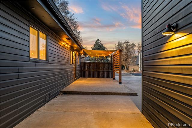 8120 W 54th Place