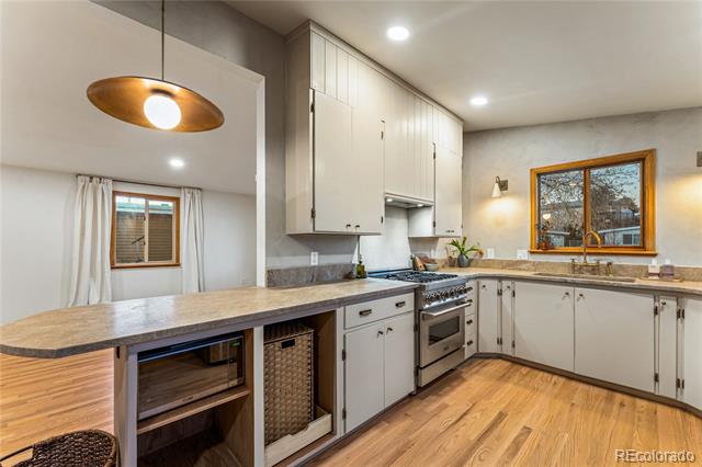 8120 W 54th Place