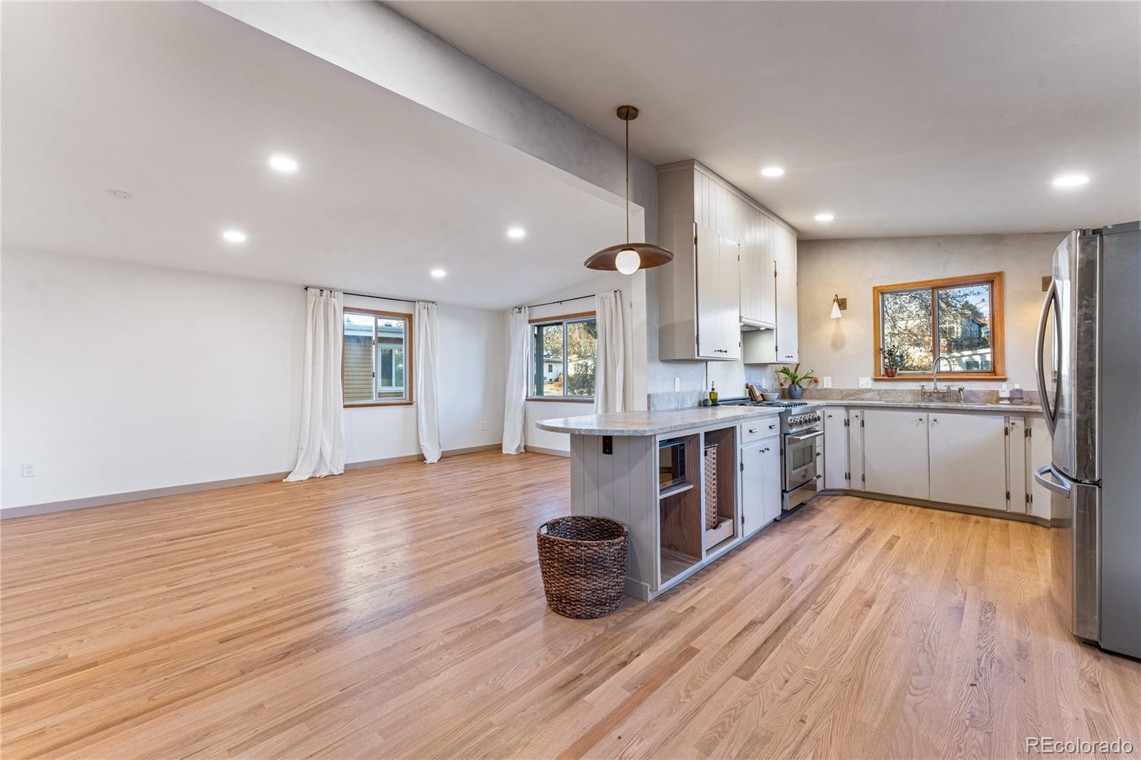 8120 W 54th Place