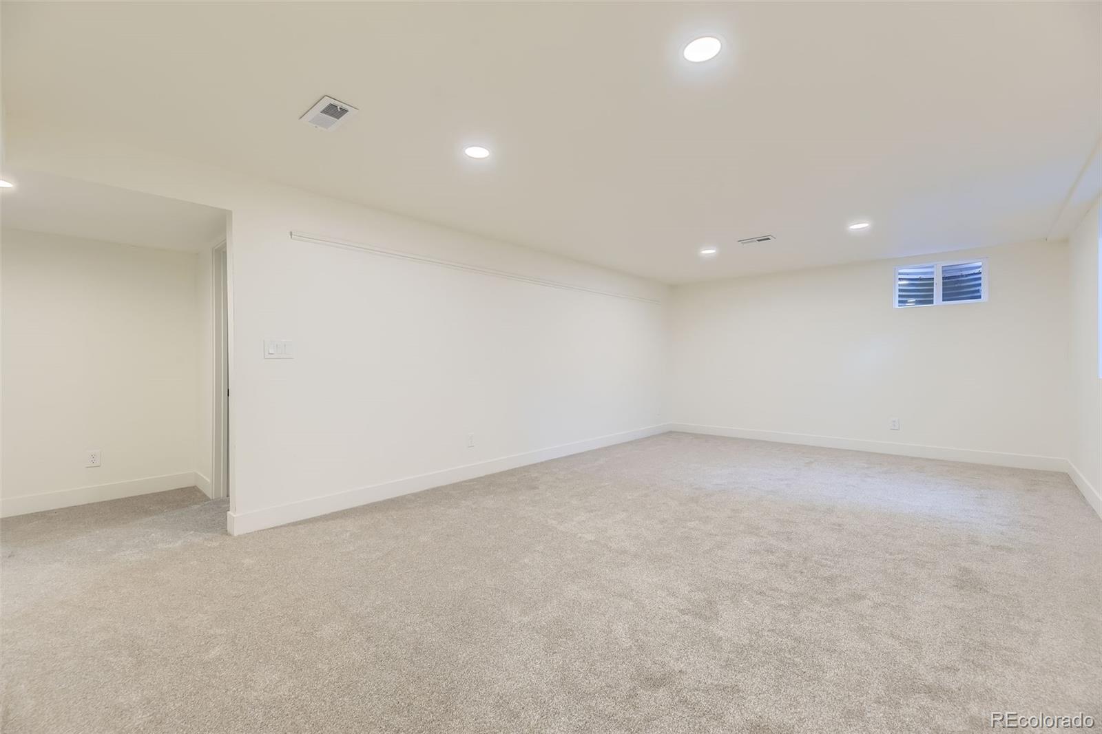 7208 S Xanthia Way