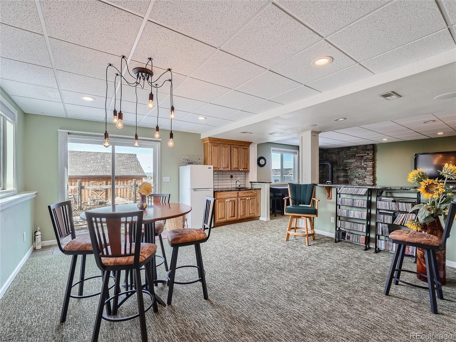 134 S Sly Fox Way